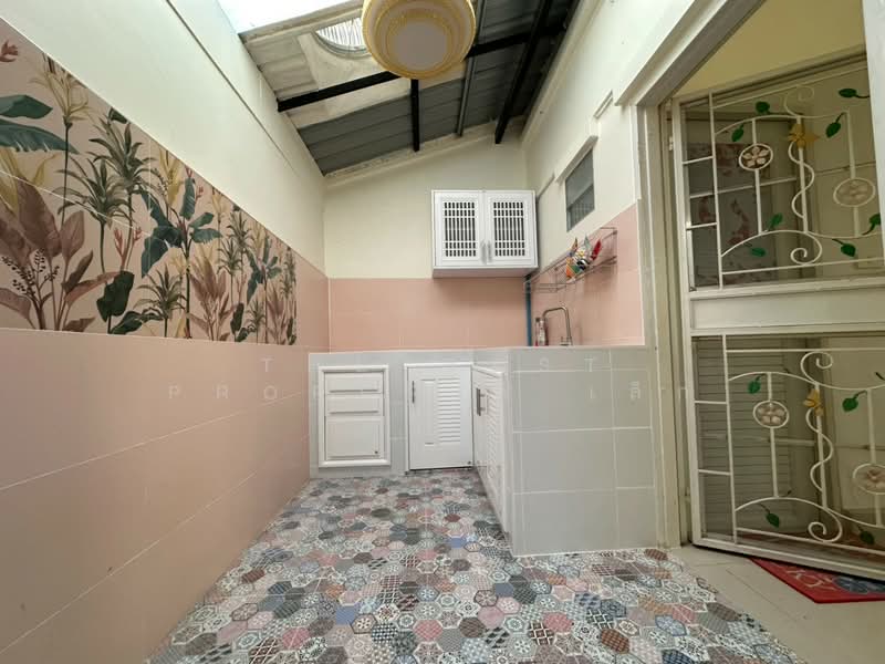Pruksa Ville 10 Petchkasem-Phutthamonthon Sai 4, Nakhon Pathom, Soi Krathum Lom 19, Phutthamonthon Sai 4 Road, Krathum Lom, Sam Phran, Nakhon Pathom, 2 Bedrooms, 100 sqm, Townhouse For Sale, by The Best Property เล็ก, 500367869 - DDproperty.com