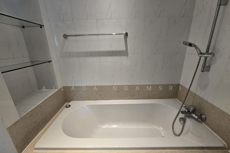 Royal Residence Park, Bangkok, 99 Royal Resident Park Lumphini, Lumphini, Pathum Wan, Bangkok, 4 Bedrooms, 275 sqm, Condo For Rent, by Ailada Ngamsri, 500367913 - DDproperty.com