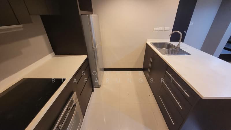 Baan Suanpetch, Bangkok, 18 Soi Sukhumvit 39, Khlong Tan Nua, Watthana, Bangkok, 2 Bedrooms, 135 sqm, Condo For Rent, by Sompob Buaparungsri, 500367955 - DDproperty.com