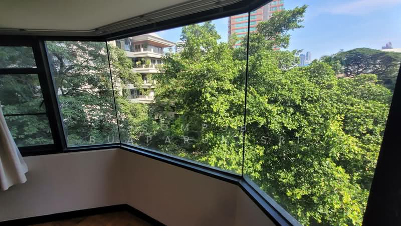 Baan Suanpetch, Bangkok, 18 Soi Sukhumvit 39, Khlong Tan Nua, Watthana, Bangkok, 2 Bedrooms, 135 sqm, Condo For Rent, by Sompob Buaparungsri, 500367955 - DDproperty.com