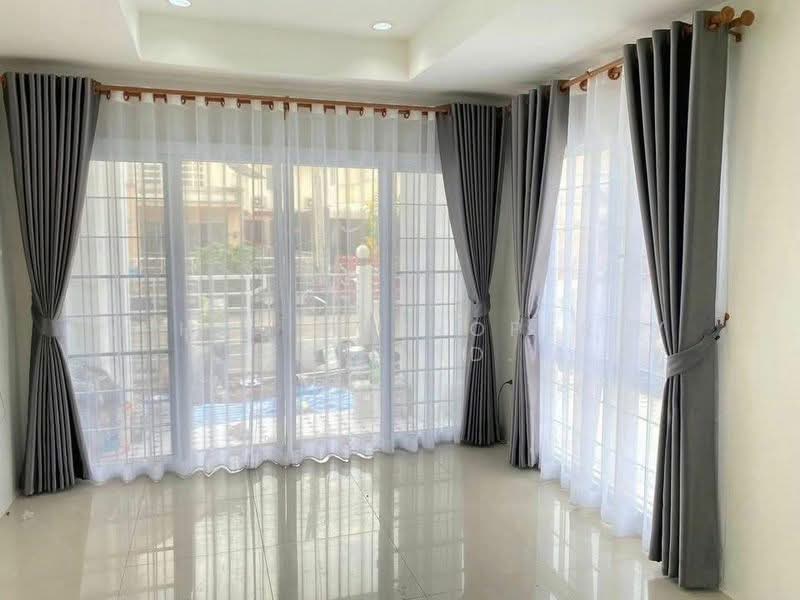 บ้านแฝดรีโนเวทใหม่ หมู่บ้านพิมพาภรณ์ อ่าวอุดม, ชลบุรี, ทุ่งสุขลา, ศรีราชา, ชลบุรี, 140 ตร.ม., บ้านแฝด ขาย, โดย A House Property Co.,Ltd., 500367957 - DDproperty.com