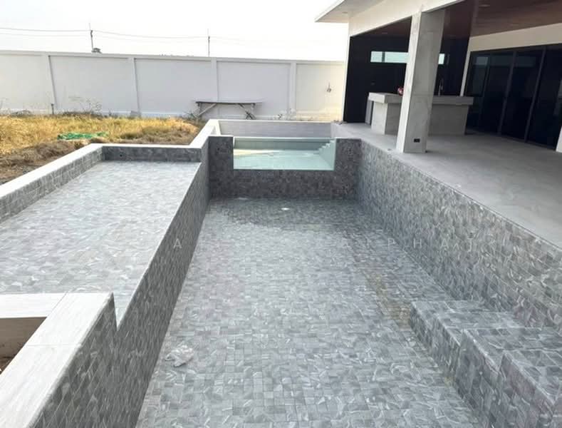 and and Luxury Pool Villa 6 or 𝟵,𝟴𝟮𝟴 𝘀𝗾𝗺. behind Tara Pattana, Chon Buri (Pattaya), ทุ่งกลม ตาลหหมัน, Bang Lamung, Bang Lamung (Pattaya), Chon Buri (Pattaya), , 9,828 sqm, Land For Sale, by Saimaii Russiphat, 500367965 - DDproperty.com