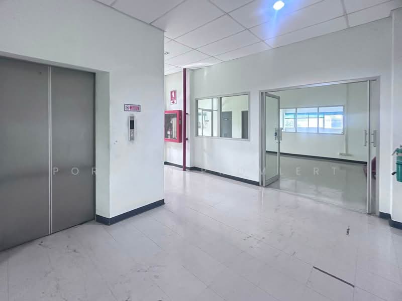 ขายโรงงานพร้อมสำนักงาน พื้นที่สีม่วง (อุตสาหกรรม), กรุงเทพ, ลาดกระบัง, กรุงเทพ, 6,700 ตร.ม., โกดัง-โรงงาน ขาย, โดย Pornpun Promlert, 500368019 - DDproperty.com