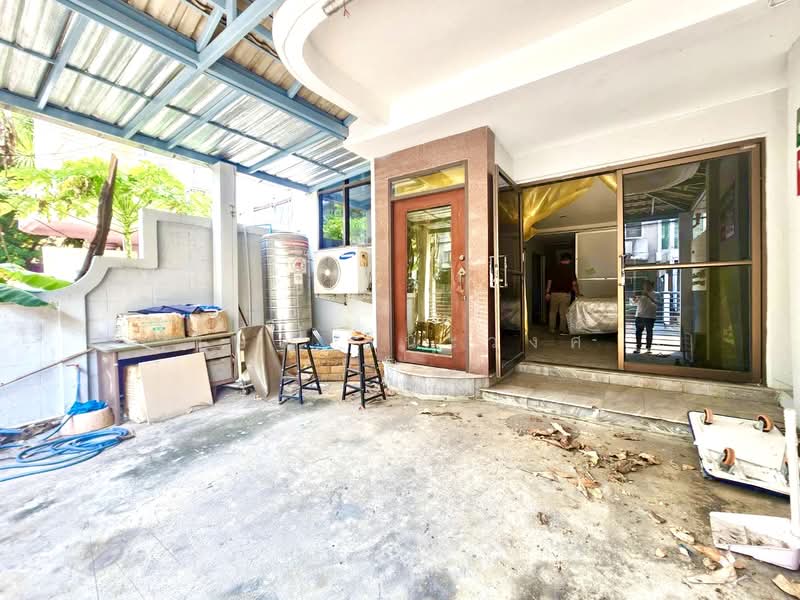 หมู่บ้าน 84 แมนชั่น : Baan 84 Mansion, กรุงเทพ, วังทองหลาง, กรุงเทพ, 220 ตร.ม., ทาวน์เฮ้าส์ ขาย, โดย วิษณุ ลีนะวงศ์, 500368101 - DDproperty.com