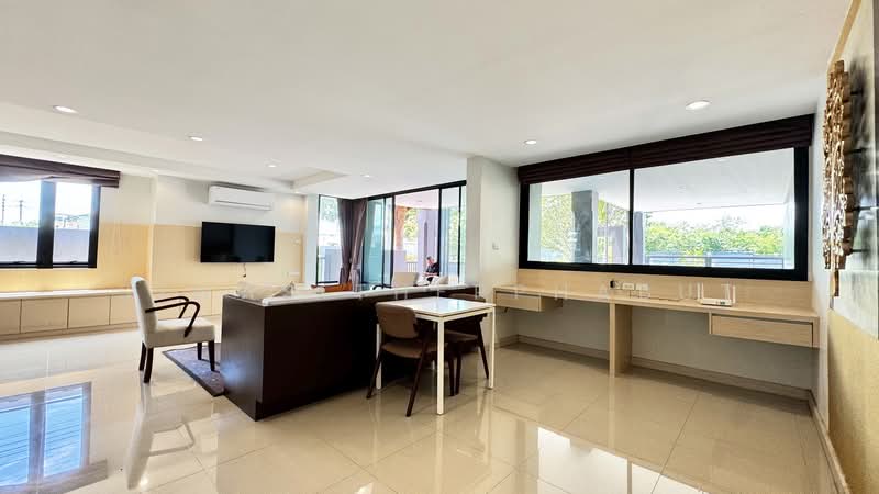 3 Bed House in Nong Prue for Rent Only 44k | 356 Sqm | Pet Friendly, Chon Buri (Pattaya), Soi Mu Ban Boss Village, Nong Pru, Bang Lamung (Pattaya), Chon Buri (Pattaya), 3 Bedrooms, 350 sqm, Single Detached House For Rent, by Siwas Thepphabut, 500368108 - DDproperty.com