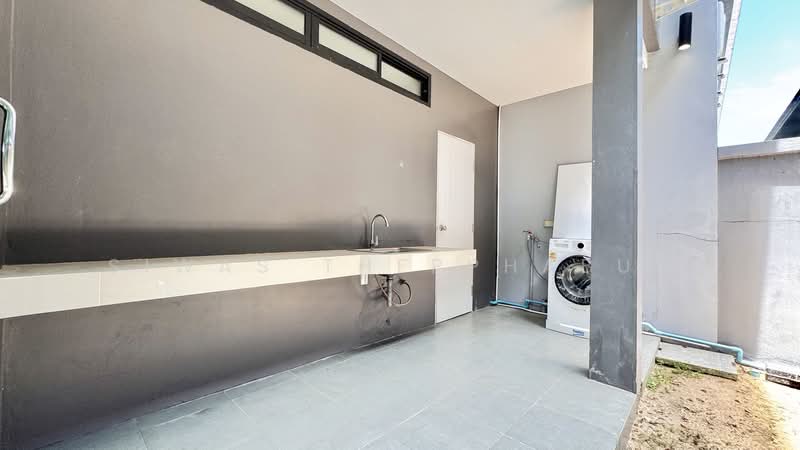 3 Bed House in Nong Prue for Rent Only 44k | 356 Sqm | Pet Friendly, Chon Buri (Pattaya), Soi Mu Ban Boss Village, Nong Pru, Bang Lamung (Pattaya), Chon Buri (Pattaya), 3 Bedrooms, 350 sqm, Single Detached House For Rent, by Siwas Thepphabut, 500368108 - DDproperty.com