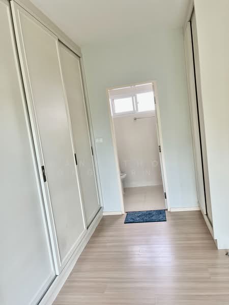 Baan Klang Muang Rama 9 (Motorway), Bangkok, New Bangkok-Chonburi Road, Suan Luang, Bangkok, 3 Bedrooms, 180 sqm, Single Detached House For Rent, by Thananthorn Wongvarnkaseam, 500368148 - DDproperty.com