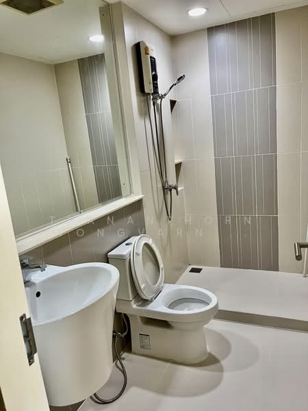 Baan Klang Muang Rama 9 (Motorway), Bangkok, New Bangkok-Chonburi Road, Suan Luang, Bangkok, 3 Bedrooms, 180 sqm, Single Detached House For Rent, by Thananthorn Wongvarnkaseam, 500368148 - DDproperty.com