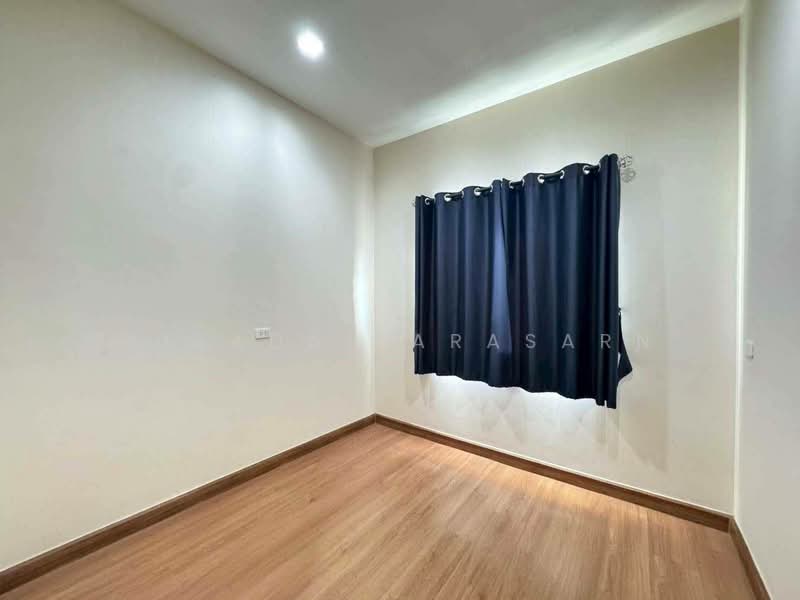 Golden Town 2 Onnut-Ladkrabang, Bangkok, Soi Prachathorn, Lat Krabang, Bangkok, 4 Bedrooms, 72 sqm, Townhouse For Rent, by Airada Parasarn, 500368156 - DDproperty.com