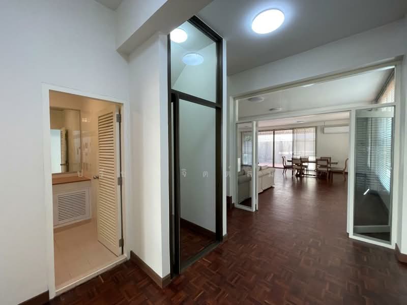 Townhouse in secure compound Pet-Friendly only 2nd-3rd floor with 3 beds 4 baths around BTS Ari, Bangkok, พหลโยธิน, Samsen Nai, Phaya Thai, Bangkok, 3 Bedrooms, 200 sqm, Townhouse For Rent, by ปรีชา จิตต์สมนึก, 500368244 - DDproperty.com