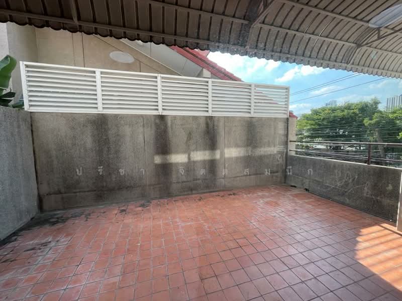Townhouse in secure compound Pet-Friendly only 2nd-3rd floor with 3 beds 4 baths around BTS Ari, Bangkok, พหลโยธิน, Samsen Nai, Phaya Thai, Bangkok, 3 Bedrooms, 200 sqm, Townhouse For Rent, by ปรีชา จิตต์สมนึก, 500368244 - DDproperty.com