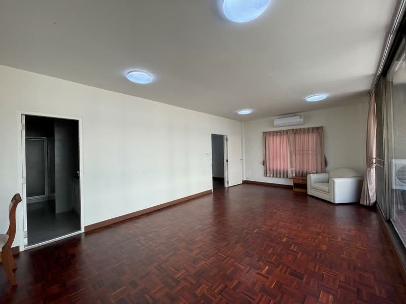 Townhouse in secure compound Pet-Friendly only 2nd-3rd floor with 3 beds 4 baths around BTS Ari, Bangkok, พหลโยธิน, Samsen Nai, Phaya Thai, Bangkok, 3 Bedrooms, 200 sqm, Townhouse For Rent, by ปรีชา จิตต์สมนึก, 500368244 - DDproperty.com