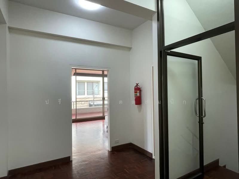Townhouse in secure compound Pet-Friendly only 2nd-3rd floor with 3 beds 4 baths around BTS Ari, Bangkok, พหลโยธิน, Samsen Nai, Phaya Thai, Bangkok, 3 Bedrooms, 200 sqm, Townhouse For Rent, by ปรีชา จิตต์สมนึก, 500368244 - DDproperty.com
