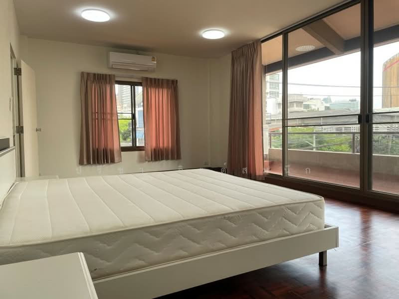 Townhouse in secure compound Pet-Friendly only 2nd-3rd floor with 3 beds 4 baths around BTS Ari, Bangkok, พหลโยธิน, Samsen Nai, Phaya Thai, Bangkok, 3 Bedrooms, 200 sqm, Townhouse For Rent, by ปรีชา จิตต์สมนึก, 500368244 - DDproperty.com
