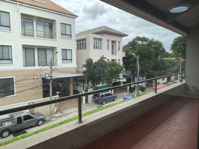 Townhouse in secure compound Pet-Friendly only 2nd-3rd floor with 3 beds 4 baths around BTS Ari, Bangkok, พหลโยธิน, Samsen Nai, Phaya Thai, Bangkok, 3 Bedrooms, 200 sqm, Townhouse For Rent, by ปรีชา จิตต์สมนึก, 500368244 - DDproperty.com