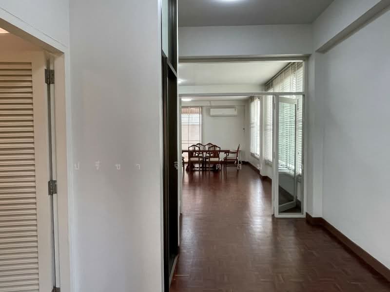 Townhouse in secure compound Pet-Friendly only 2nd-3rd floor with 3 beds 4 baths around BTS Ari, Bangkok, พหลโยธิน, Samsen Nai, Phaya Thai, Bangkok, 3 Bedrooms, 200 sqm, Townhouse For Rent, by ปรีชา จิตต์สมนึก, 500368244 - DDproperty.com