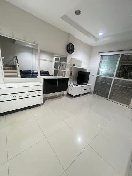 Baan Klang Muang Sukhumvit 113 : บ้านกลางเมือง สุขุมวิท 113, สมุทรปราการ, ซอย ด่านสำโรง 32, สำโรงเหนือ, เมืองสมุทรปราการ, สมุทรปราการ, 142 ตร.ม., ทาวน์เฮ้าส์ ให้เช่า, โดย Forty-Six Real Estate Group, 500368255 - DDproperty.com