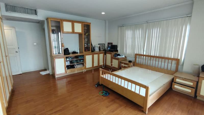 หมู่บ้านร่มรื่น (ราชพฤกษ์ 28), Bangkok, ราชพฤกษ์, Taling Chan, Bangkok, 5 Bedrooms, 400 sqm, Single Detached House For Sale, by Vanitcha Ravipityanan, 500368281 - DDproperty.com