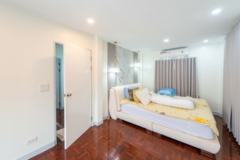 Neighborhome Watcharaphon, Bangkok, Sukhaphiban 5, Sam Wa Tawan Ok, Khlong Sam Wa, Bangkok, 3 Bedrooms, 160 sqm, Single Detached House For Rent, by Pimlada Lertritrungmanee, 500368323 - DDproperty.com
