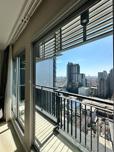 Life Ratchadapisek, Bangkok, 279 Ratchadapisaek Road, Huai Khwang, Bangkok, 1 Bedroom, 47 sqm, Condo For Rent, by Achiwara Panusan, 500368347 - DDproperty.com