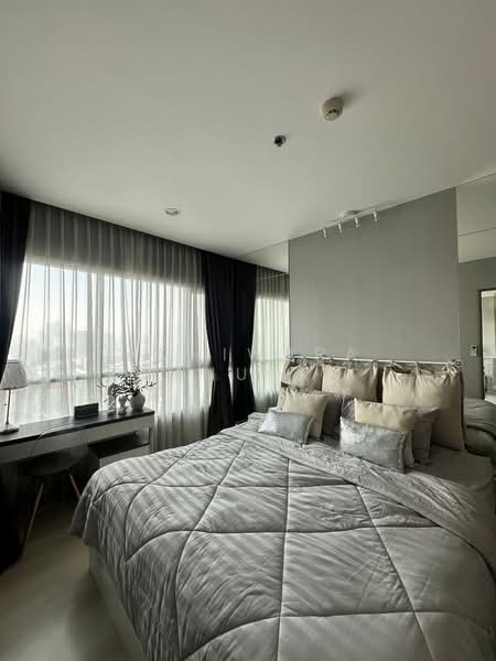 Life Ratchadapisek, Bangkok, 279 Ratchadapisaek Road, Huai Khwang, Bangkok, 1 Bedroom, 47 sqm, Condo For Rent, by Achiwara Panusan, 500368347 - DDproperty.com