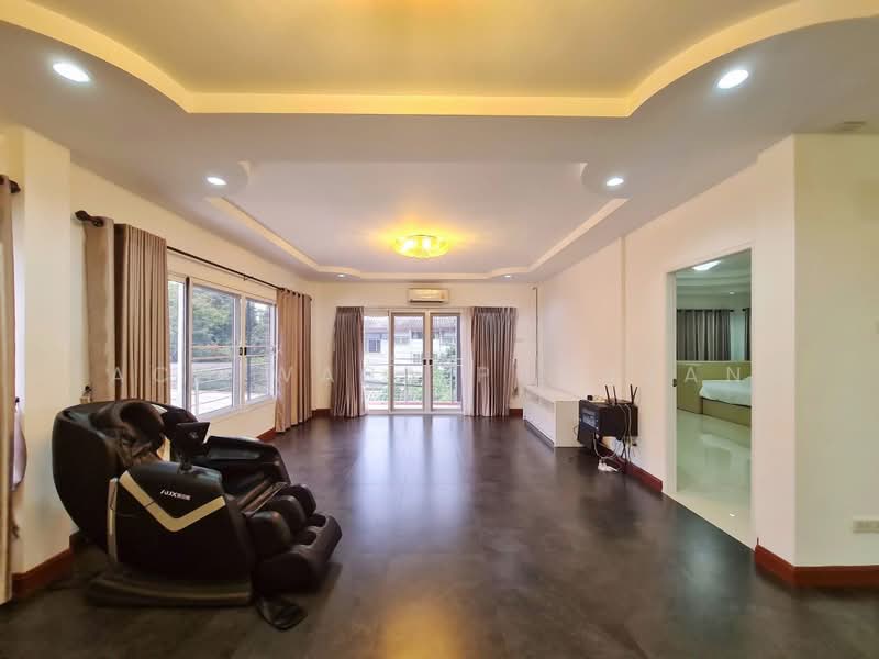 Detached house in Ratchadaphisek, Huai Khwang, near MRT Sutthisan., Bangkok, รัชดาภิเษก, Huai Khwang, Huai Khwang, Bangkok, 7 Bedrooms, 512 sqm, Single Detached House For Rent, by Achiwara Panusan, 500368349 - DDproperty.com