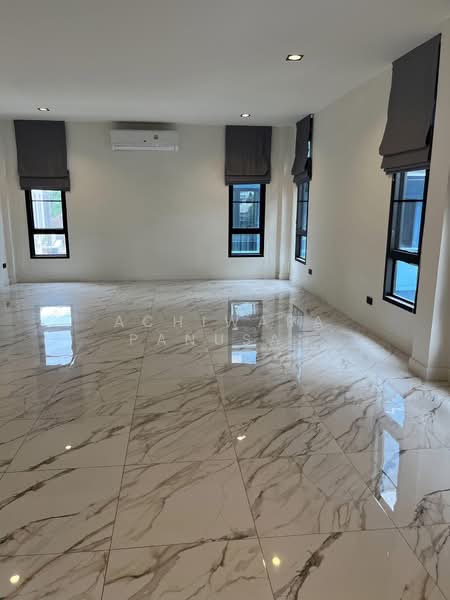Home Office 20มิถุนา ห้วยขวาง, Bangkok, Huai Khwang, Bangkok, 4 Bedrooms, 350 sqm, Single Detached House For Rent, by Achiwara Panusan, 500368354 - DDproperty.com