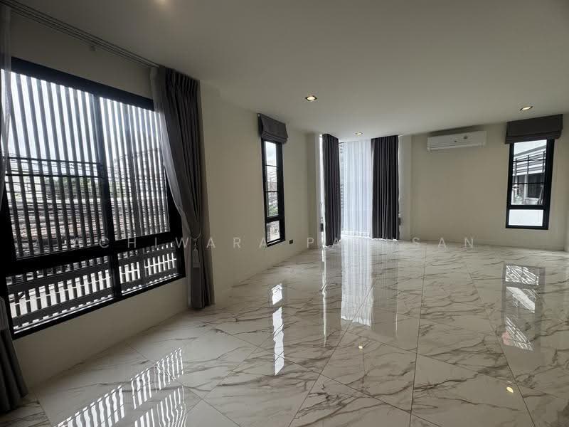 Home Office 20มิถุนา ห้วยขวาง, Bangkok, Huai Khwang, Bangkok, 6 Bedrooms, 400 sqm, Single Detached House For Rent, by Achiwara Panusan, 500368354 - DDproperty.com