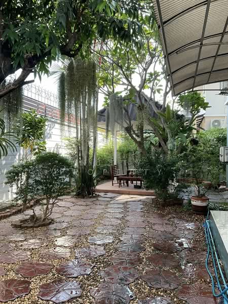 Krongthong Tropical, Bangkok, Chaloem Phra Kiat Ratchakan Thi 9 Road,, Prawet, Bangkok, 3 Bedrooms, 175 sqm, Single Detached House For Sale, by Nutty Property, 500368361 - DDproperty.com