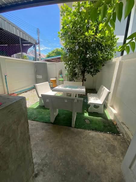 ให้เช่าทาวน์โฮมใหม่ ตลาดหัวสนามบิน เครือสหพัฒน์ ศรีราชา, Chon Buri (Pattaya), Bueng, Si Racha, Chon Buri (Pattaya), 2 Bedrooms, 80 sqm, Townhouse For Rent, by Dusit Saengfa, 500368465 - DDproperty.com