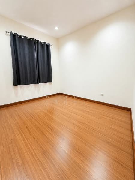 I Leaf Town 2 Rama 2 km 18, Samut Sakhon, Rama 2 Pantainorasingh, Phanthai Norasing, Muang Samut Sakhon, Samut Sakhon, 4 Bedrooms, 99 sqm, Townhouse For Sale, by สรภพ ยอดไชย (สีฝุ่น), 500368469 - DDproperty.com