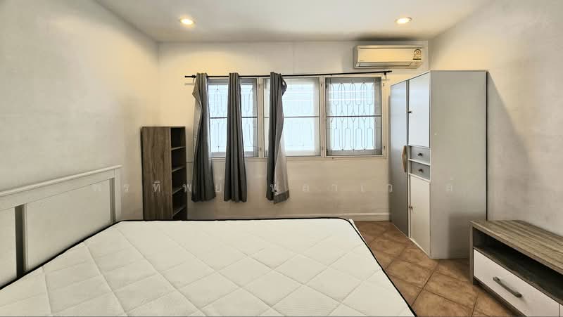 Sammakorn Ramkamhang 112, Bangkok, Saphan Sung, Bangkok, 4 Bedrooms, 200 sqm, Single Detached House For Rent, by Pornthip Flavell, 500368473 - DDproperty.com