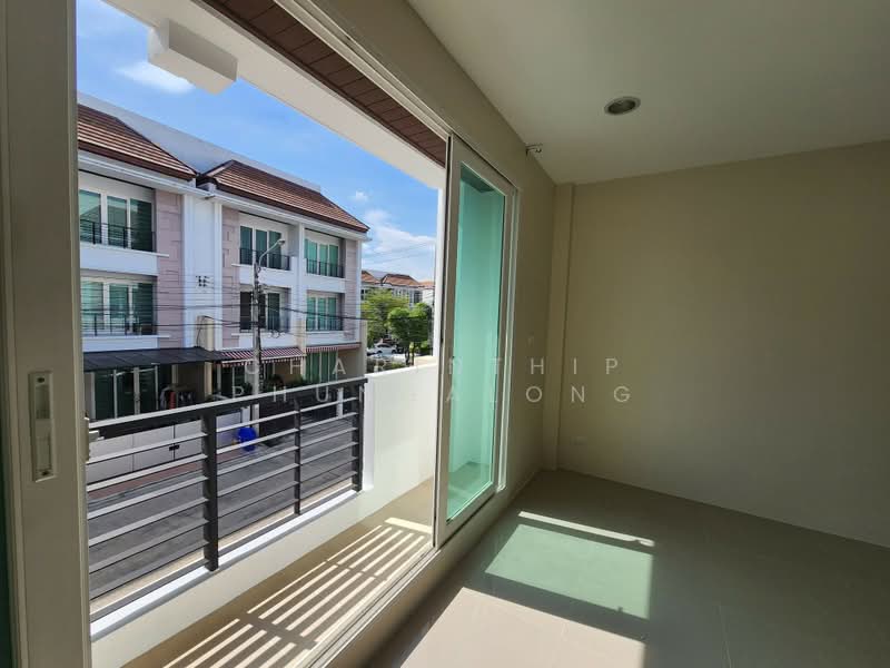 Baan Klang Muang S-Sense Rama 9-Ladprao, Bangkok, Soi Ladprao 84, Ladprao Road, Wang Thonglang, Bangkok, 4 Bedrooms, 180 sqm, Townhouse For Rent, by Charinthip Phungalong, 500368477 - DDproperty.com