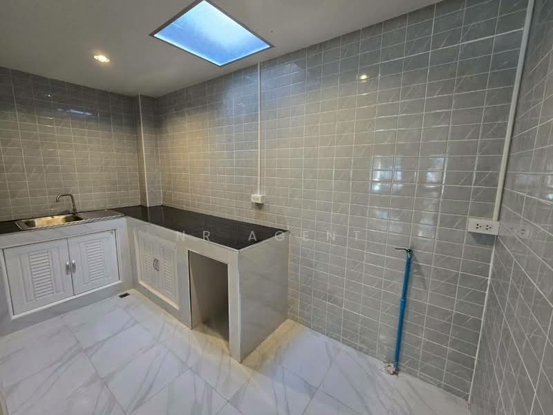 Moobaan KC Ramintra 3, Bangkok, Soi Hatairat 39, Sam Wa Tawan Tok, Khlong Sam Wa, Bangkok, 2 Bedrooms, 100 sqm, Townhouse For Sale, by NR AGENT, 500368493 - DDproperty.com