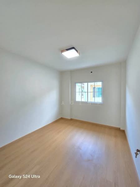 Villa Kunalai 1 Bangbuathong, Nonthaburi, Soi Wat Lat Pla Duk, Bang Rak Pattana, Bang Bua Thong, Nonthaburi, 3 Bedrooms, 135 sqm, Semi-Detached House (Twin House) For Sale, by NR AGENT, 500368495 - DDproperty.com