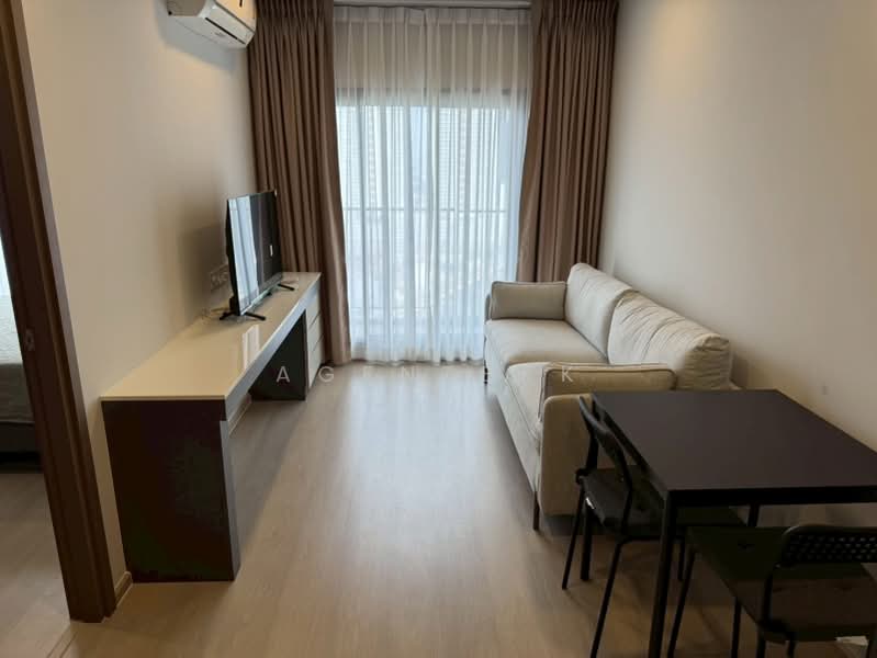 Life Phahon-Ladprao, Bangkok, 996 Phahonyothin Road, Jom Phon, Chatuchak, Bangkok, 1 Bedroom, 35 sqm, Condo For Rent, by Agentbkk, 500368534 - DDproperty.com
