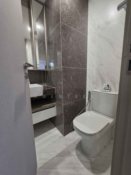 Fynn Asoke, Bangkok, 28 Sukhumvit 10 Alley, Khlong Toei, Bangkok, 1 Bedroom, 35 sqm, Condo For Rent, by Agentbkk, 500368539 - DDproperty.com