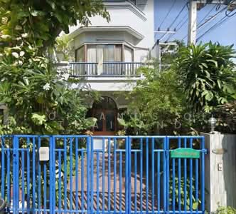 ขาย - ขาย ทาวน์โฮม 4 ชั้น ใจกลางสุขุมวิท เอกมัย-ทองหล่อ เนื้อที่ 44 ตร.วา 300 ตร.ม. 4 นอน 4 น้ำ 2 ที่จอดรถ, กรุงเทพ