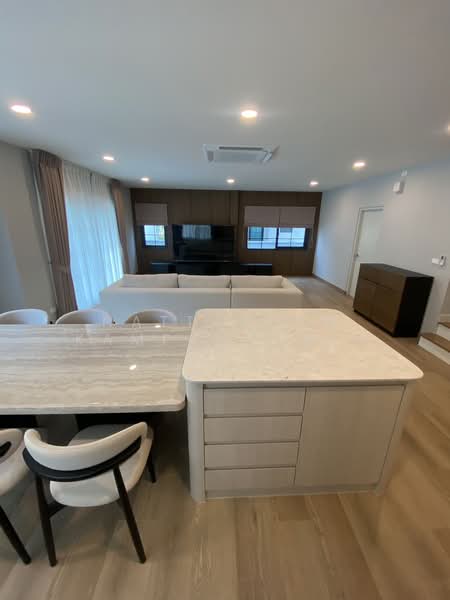 Centro Bangna, Samut Prakan, 111 Soi 3, Bang Kaeo, Bang Plee, Samut Prakan, 4 Bedrooms, 580 sqm, Single Detached House For Rent, by Nattakorn Kampangthip, 500368594 - DDproperty.com