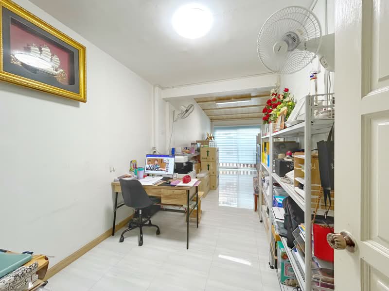 Baan Phrueksa 3 Bang Bua Thong, Nonthaburi, Soi Moobaan Phrueksa 3, Bang Khu Rat, Bang Bua Thong, Nonthaburi, 4 Bedrooms, 130 sqm, Semi-Detached House (Twin House) For Sale, by คุณวิญญุดา เหล่าสันน์, 500368631 - DDproperty.com