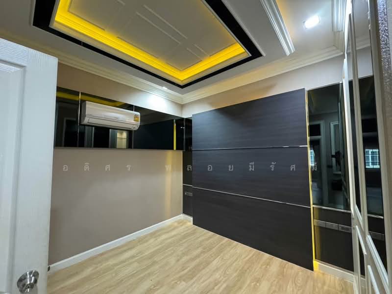 Golden Town Rattanathibet-Saima Station, Nonthaburi, Soi Wat Pleng-Bang Na Alley, Rattanathibet Road, Talat Kwan, Muang Nonthaburi, Nonthaburi, 4 Bedrooms, 120 sqm, Townhouse For Rent, by Adisorn Ploymeerassamee, 500368658 - DDproperty.com