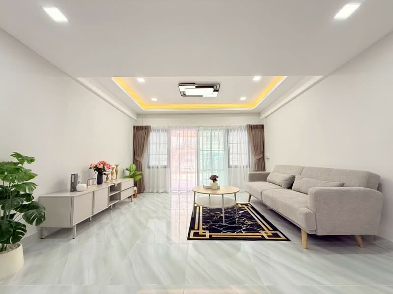 Poonsin Thani 1, Bangkok, Khlong Song Ton Nun, Lat Krabang, Bangkok, 3 Bedrooms, 92 sqm, Townhouse For Sale, by ปัญญา สมหมาย, 500368665 - DDproperty.com