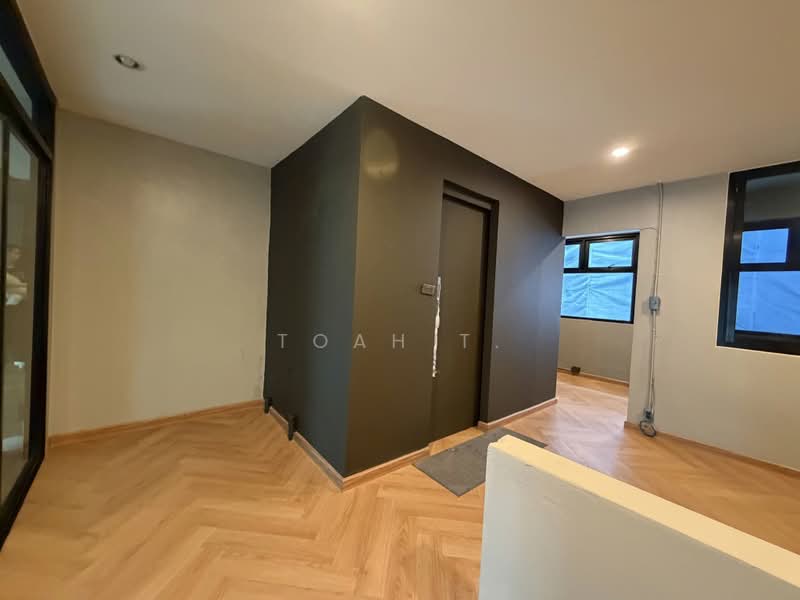 อาคารให้เช่า เอกมัย สุขุมวิท : Building for rent, Ekkamai, Sukhumvit., กรุงเทพ, คลองตันเหนือ, วัฒนา, กรุงเทพ, 240 ตร.ม., ตึกแถว-อาคารพาณิชย์ ให้เช่า, โดย TOAH T., 500368681 - DDproperty.com
