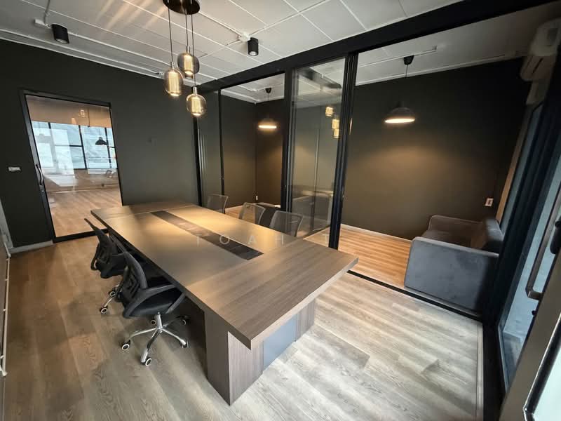 อาคารให้เช่า เอกมัย สุขุมวิท : Building for rent, Ekkamai, Sukhumvit., กรุงเทพ, คลองตันเหนือ, วัฒนา, กรุงเทพ, 240 ตร.ม., ตึกแถว-อาคารพาณิชย์ ให้เช่า, โดย TOAH T., 500368681 - DDproperty.com