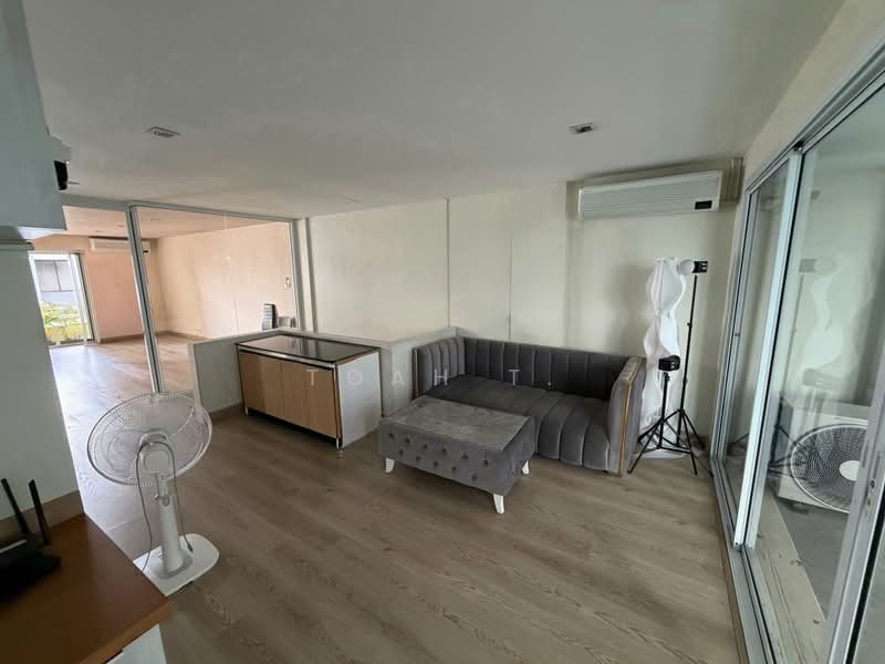 อาคารให้เช่า เอกมัย สุขุมวิท : Building for rent, Ekkamai, Sukhumvit., กรุงเทพ, คลองตันเหนือ, วัฒนา, กรุงเทพ, 240 ตร.ม., ตึกแถว-อาคารพาณิชย์ ให้เช่า, โดย TOAH T., 500368681 - DDproperty.com