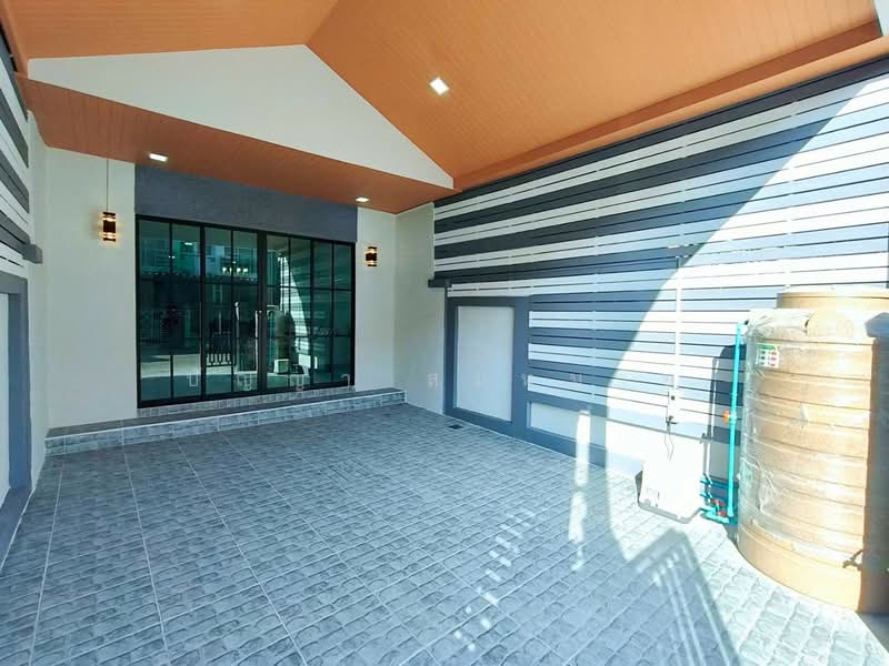 Baan Poonsin Thani 3, Bangkok, Krungthep Kreetha, Khlong Song Ton Nun, Lat Krabang, Bangkok, 2 Bedrooms, 85 sqm, Townhouse For Sale, by ปัญญา สมหมาย, 500368734 - DDproperty.com