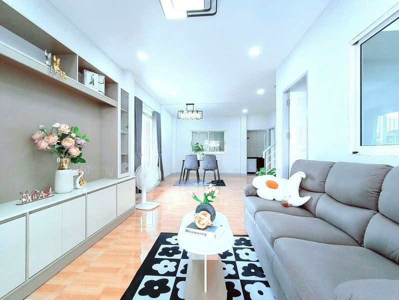 Ratchaphruek Suvarnabhumi-Ladkrabang Village, Bangkok, 397/183 Thanon Chalong Krung, Lam Pla Tiew, Lat Krabang, Bangkok, 4 Bedrooms, 190 sqm, Townhouse For Sale, by ปัญญา สมหมาย, 500368747 - DDproperty.com