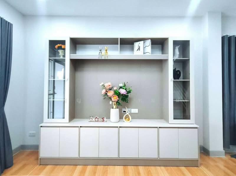 Ratchaphruek Suvarnabhumi-Ladkrabang Village, Bangkok, 397/183 Thanon Chalong Krung, Lam Pla Tiew, Lat Krabang, Bangkok, 4 Bedrooms, 190 sqm, Townhouse For Sale, by ปัญญา สมหมาย, 500368747 - DDproperty.com