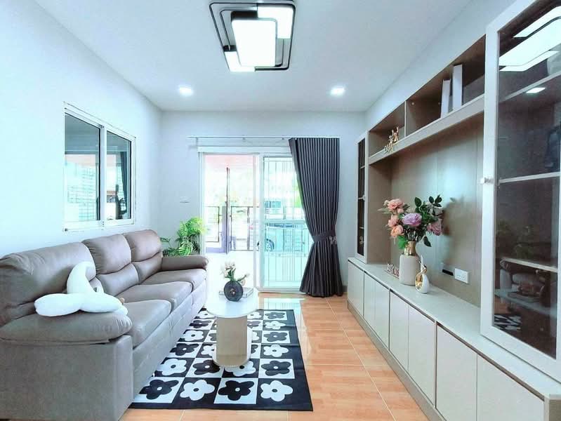 Ratchaphruek Suvarnabhumi-Ladkrabang Village, Bangkok, 397/183 Thanon Chalong Krung, Lam Pla Tiew, Lat Krabang, Bangkok, 4 Bedrooms, 190 sqm, Townhouse For Sale, by ปัญญา สมหมาย, 500368747 - DDproperty.com