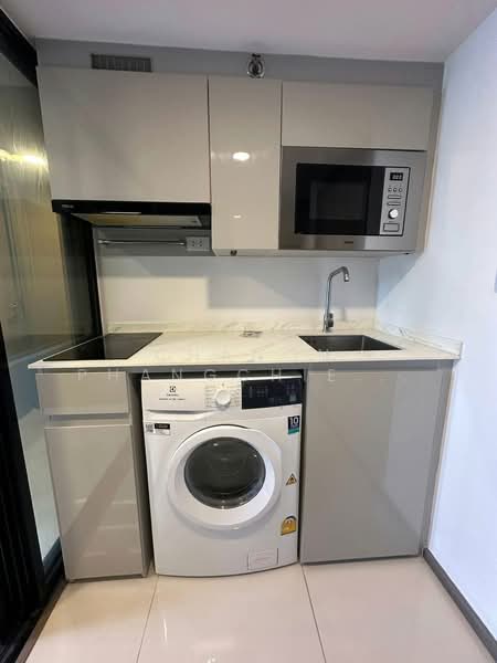 SOHO Bangkok Ratchada, Bangkok, 74 Pracha Rat Bamphen Rd, Huai Khwang, Bangkok, 2 Bedrooms, 48 sqm, Condo For Rent, by Chanon Phangchienghien, 500368812 - DDproperty.com